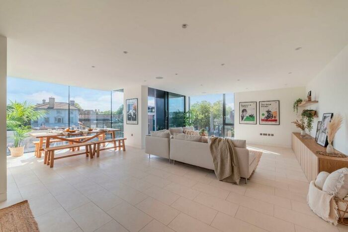 3 Bedroom Flat To Rent In Latitude House, Oval Road, Primrose Hill, NW1