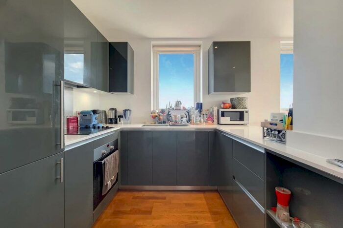 1 Bedroom Flat To Rent In Duncombe House, Woolwich, London, SE18