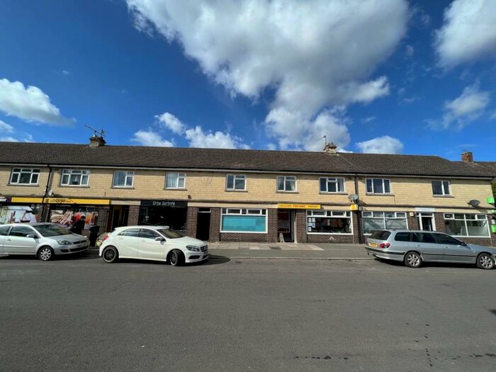 2 Bedroom Flat To Rent In St Johns Road, Frome, Somerset, BA11