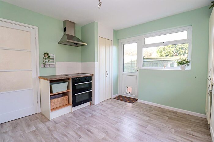 2 Bedroom Detached Bungalow For Sale In Church Vale Road, Bexhill-On-Sea, TN40