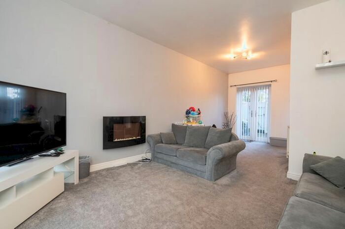 3 Bedroom Mews To Rent In Turner Bridge Road, Bolton, BL2