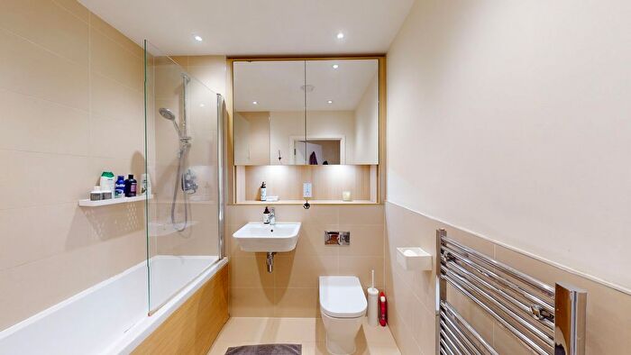 1 Bedroom Flat For Sale In Peartree Way, London, SE10