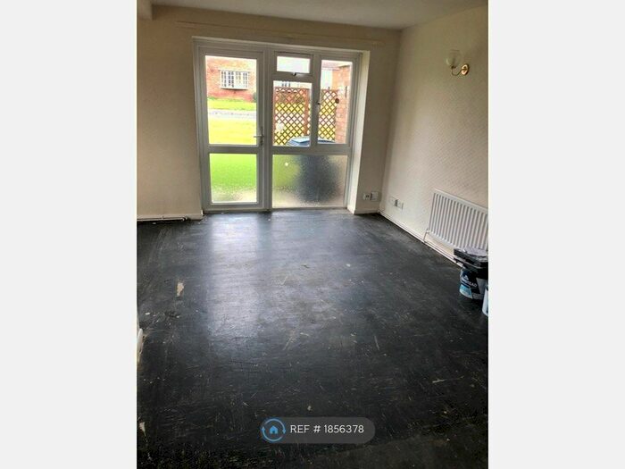 2 Bedroom Maisonette To Rent In Trevelyan Crescent, Stratford-Upon-Avon, CV37