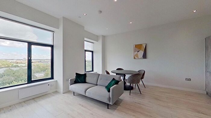 2 Bedroom Flat To Rent In Goodman Street, Leeds, LS10