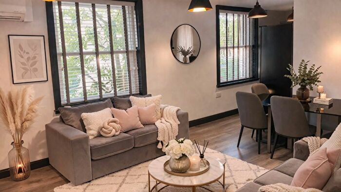 3 Bedroom Flat To Rent In Osborne Road, Jesmond, Newcastle Upon Tyne, NE2