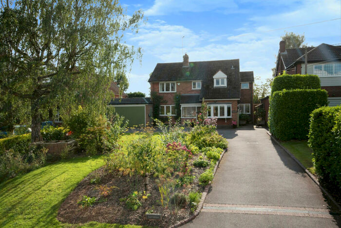 4 Bedroom Detached House For Sale In Ullenhall Street, Henley-in-arden, B95