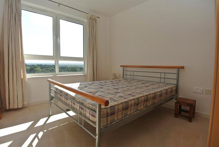 2 Bedroom Apartment To Rent In Station Approach, Woking, GU22