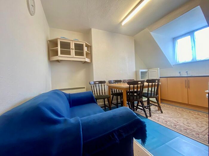 2 Bedroom Flat To Rent In Uxbridge Road, Hayes, UB4