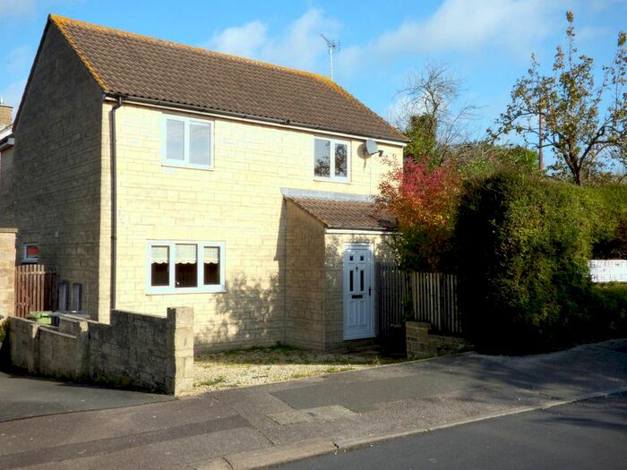 3 Bedroom Detached House To Rent In Queen Elizabeth Road, Cirencester, GL7