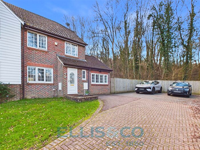 3 Bedroom Semi-Detached House For Sale In Brindles Field, Tonbridge, Kent, TN9