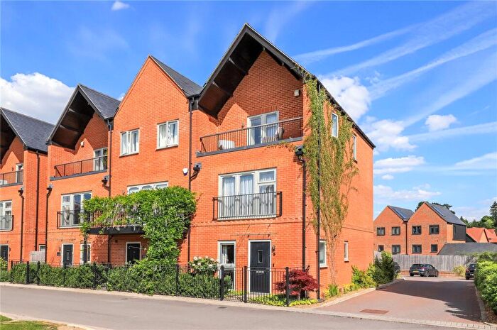 3 Bedroom End Of Terrace House For Sale In Khosla Road, Winchester, Hampshire, SO22