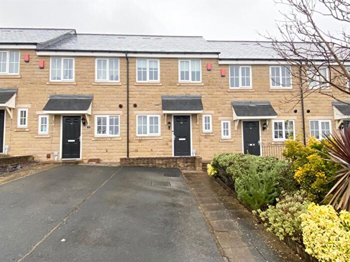 2 Bedroom Town House For Sale In Macaulay Road, , Birkby, Huddersfield, HD2