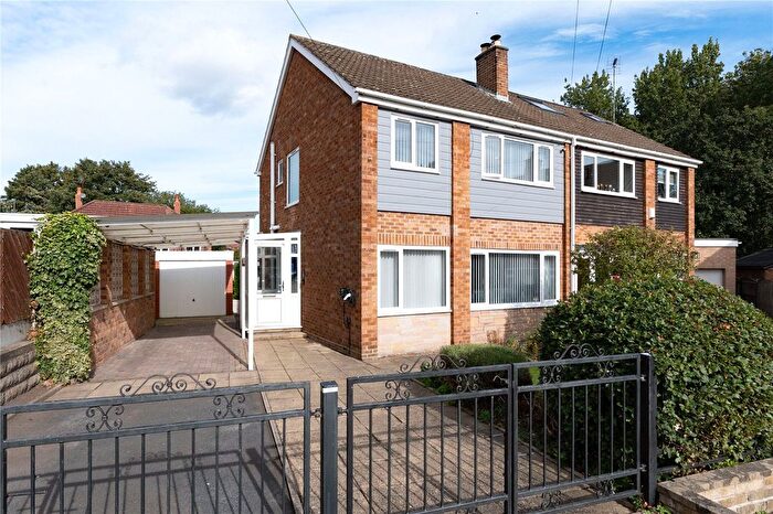 3 Bedroom Semi-Detached House For Sale In Goodwood Avenue, Kippax, Leeds, West Yorkshire, LS25