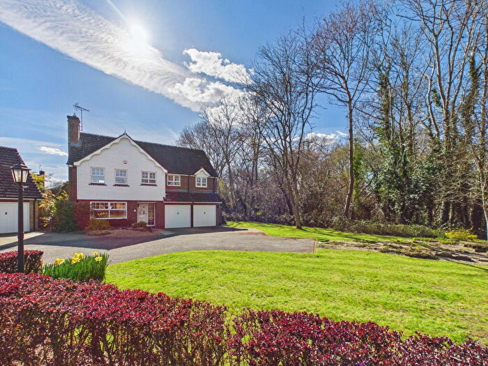 5 Bedroom Detached House For Sale In Larkspur Way, Southwater, RH13