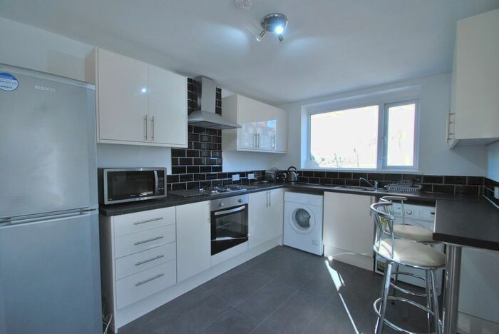 4 Bedroom Terraced House To Rent In Moy, Roath CF24