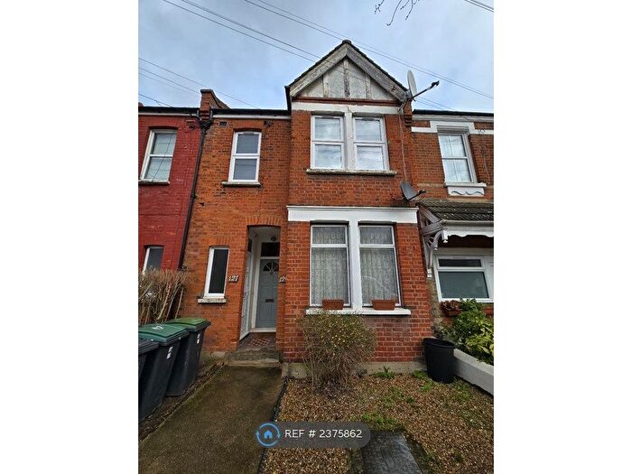 3 Bedroom Maisonette To Rent In Lyndhurst Road, London, N22