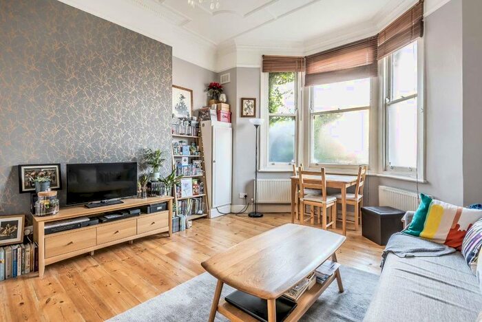 1 Bedroom Flat To Rent In Streatham Place, London, SW2