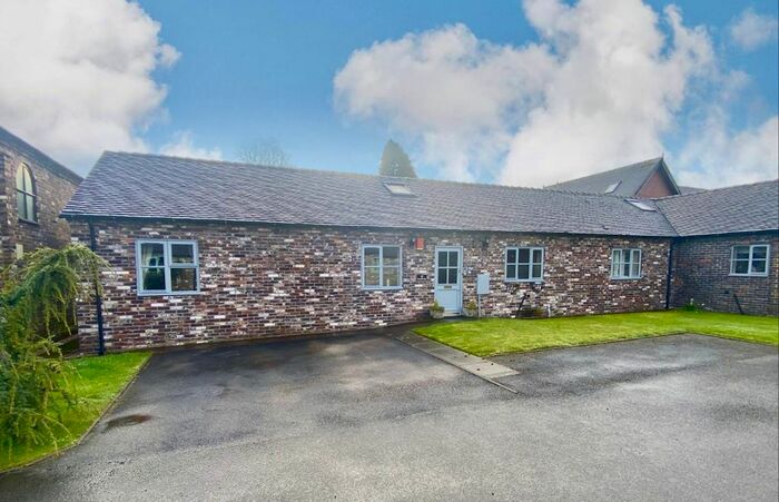 2 Bedroom Semi-Detached Bungalow For Sale In Winghouse Lane, Tittensor, Stoke-On-Trent, ST12