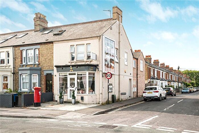 3 Bedroom Garage / Parking For Sale In Botley Road, Oxford, Oxfordshire, OX2