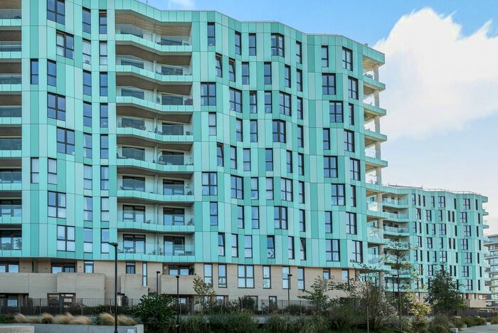 2 Bedroom Flat To Rent In Telegraph Avenue, London, SE10