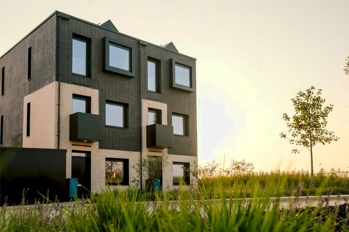 3 Bedroom Semi-Detached House To Rent In Lockhart Way, Northstowe, Cambridge CB24