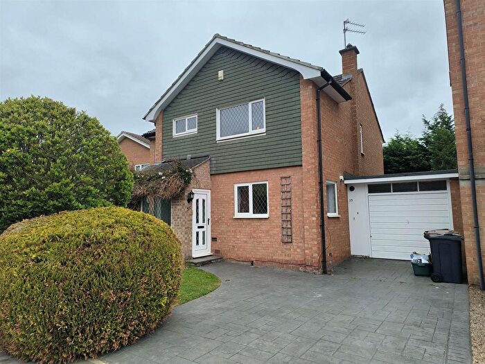 4 Bedroom Semi-Detached House To Rent In The Headlands, Darlington, DL3