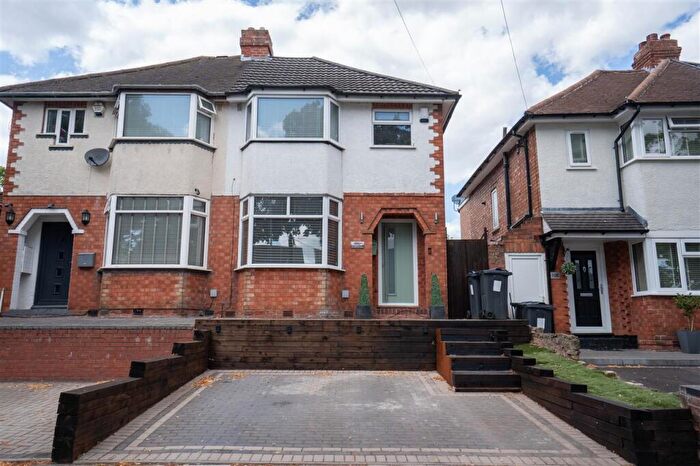 3 Bedroom Semi Detached House For Sale In Willclare Road, Birmingham, B26