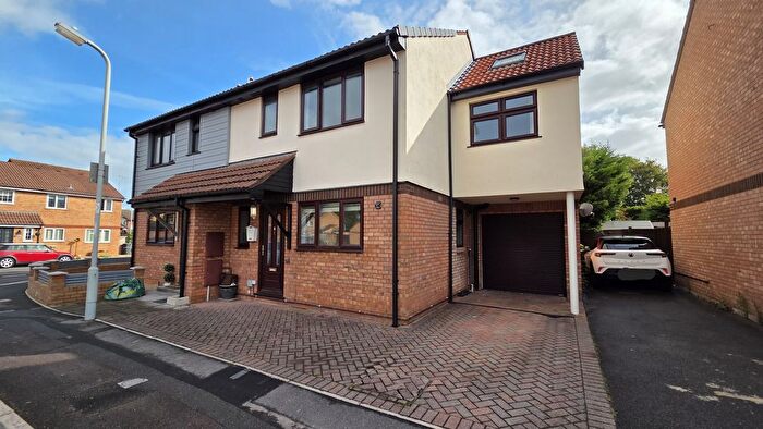 4 Bedroom Semi-Detached House To Rent In Tyne Park, Taunton, TA1