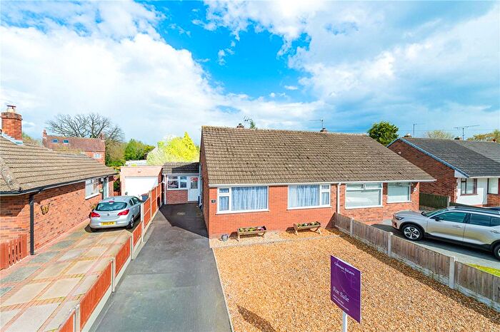 3 Bedroom Bungalow For Sale In Hadley Gardens, Leegomery, Telford, Shropshire, TF1