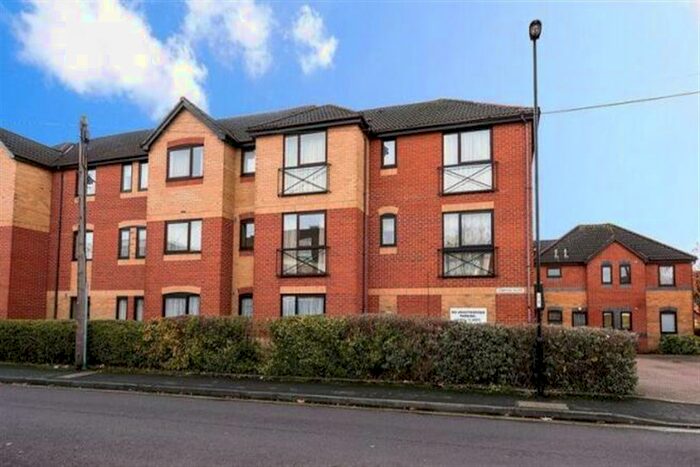 2 Bedroom Flat To Rent In Compton House, Carlisle Road, Shirley, SO16