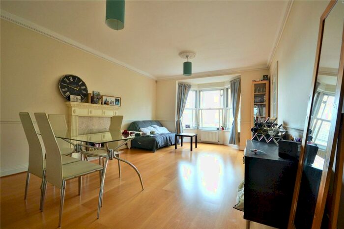 2 Bedroom Flat To Rent In Raleigh Court, Clarence Mews, London, SE16