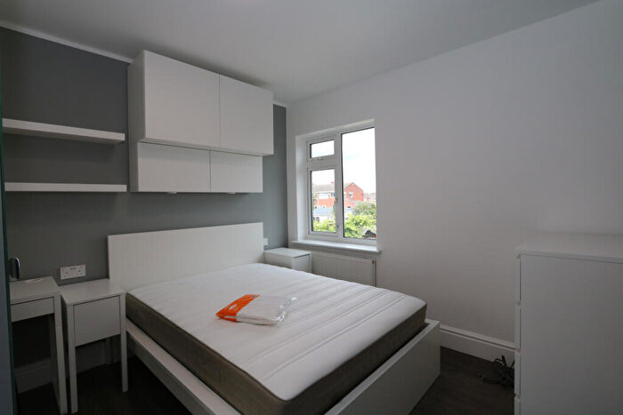 4 Bedroom Semi-Detached House To Rent In Clifford Bridge Road, Coventry, West Midlands, CV3