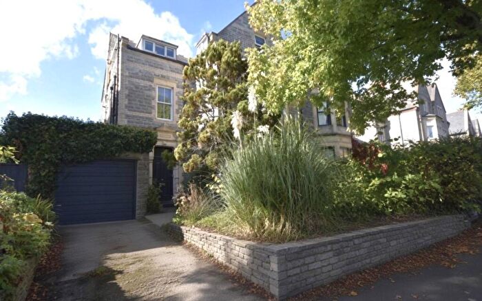 2 Bedroom Apartment To Rent In Second Floor Flat, Plymouth Road, Penarth, Vale Of Glamorgan, CF64