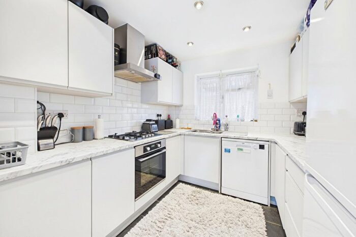 4 Bedroom End Terrace House To Rent In Newquay Drive, Lower Earley, Reading, Berkshire, RG6