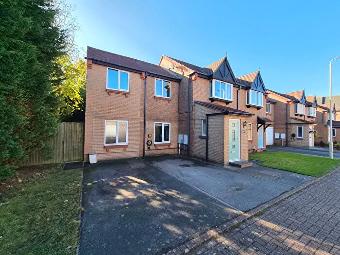 4 Bedroom End Terrace House For Sale In Wash Beck Close, Scarborough, YO12
