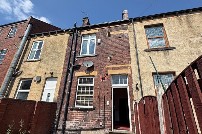 2 Bedroom Terraced House For Sale In Peel Street, Morley, Leeds, LS27
