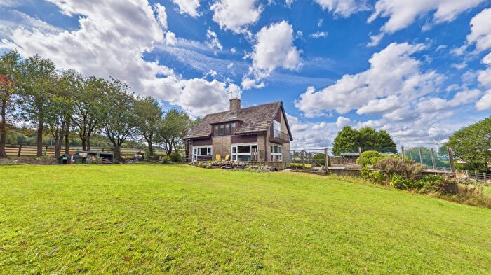 4 Bedroom Detached House For Sale In Pinfold Lane, Fixby, Huddersfield, HD2