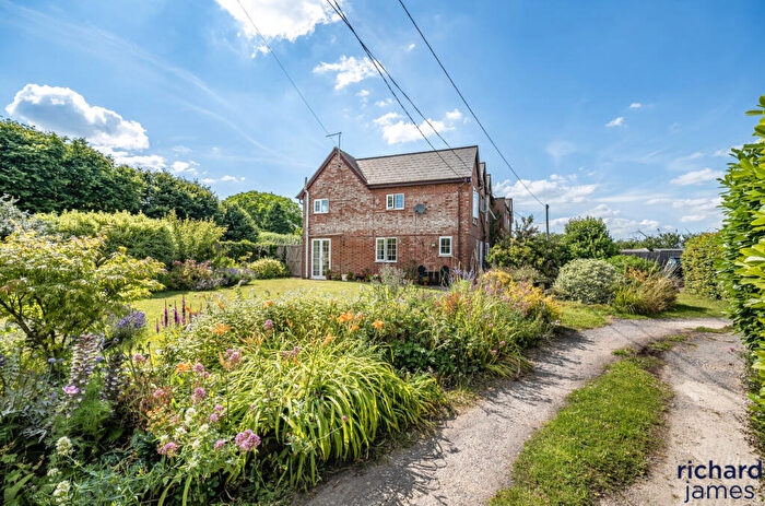 4 Bedroom Semi-Detached House For Sale In The Banks, Lyneham, SN15