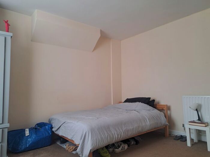 Studio To Rent In Brighton Road, Purley, CR8