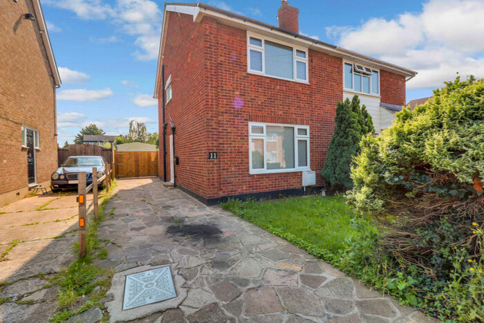 3 Bedroom Semi-Detached House To Rent In Overton Close, Benfleet, SS7