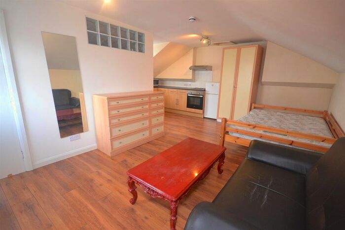 Studio To Rent In Oxford Road, Reading, Berkshire, RG1