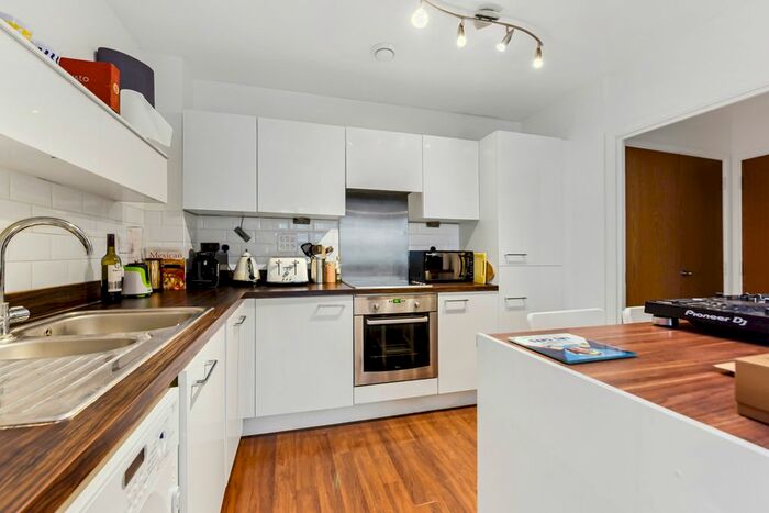 1 Bedroom Flat To Rent In Florence Square, London, E3