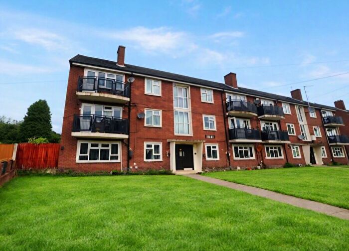 2 Bedroom Flat For Sale In Kingsway, Wollaston, DY8