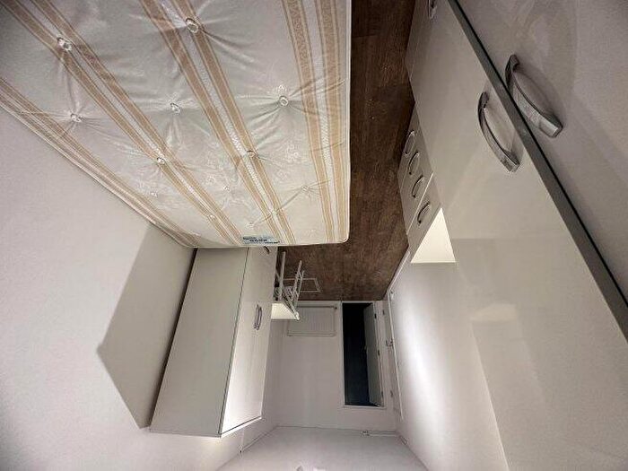 5 Bedroom Flat To Rent In Roxeth Hill, HA2