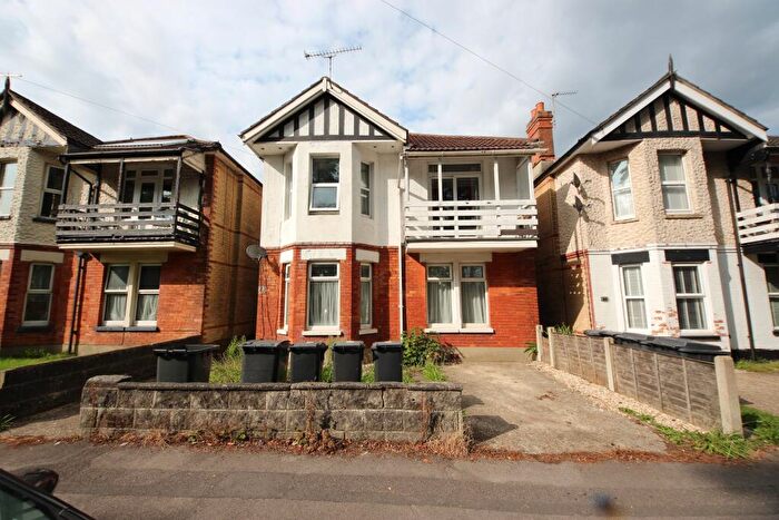 4 Bedroom Flat To Rent In Maxwell Road, Winton, Bournemouth, BH9