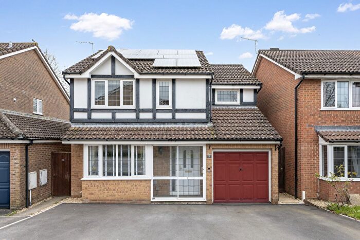 4 Bedroom Detached House For Sale In Bryony Gardens, Gillingham, SP8