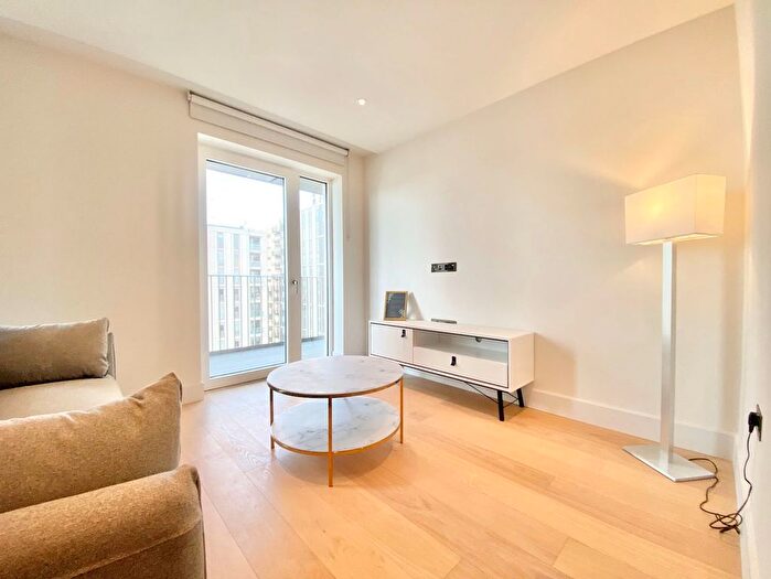 2 Bedroom Flat To Rent In Parkside Apartments, White City Living, W12
