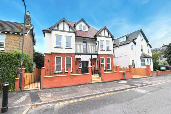 2 Bedroom Apartment To Rent In Norfolk Road, Maidenhead, Berkshire, SL6