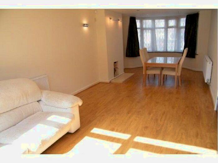 3 Bedroom Terraced House To Rent In Hatherley Gardens, Plaistow, London., E6