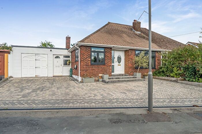 4 Bedroom Bungalow For Sale In Harkness Road, Burnham, Buckinghamshire, SL1